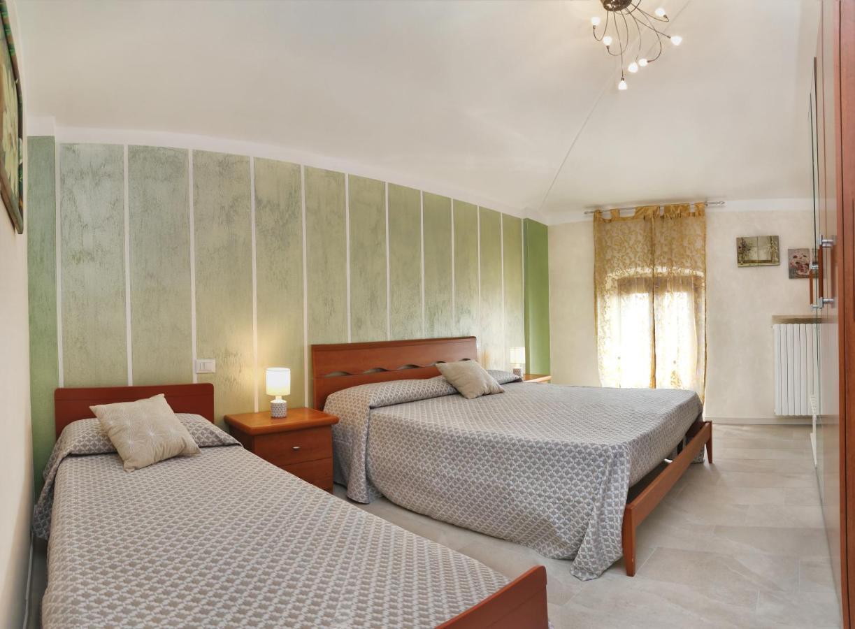 Flower Apartments Bardolino Eksteriør billede